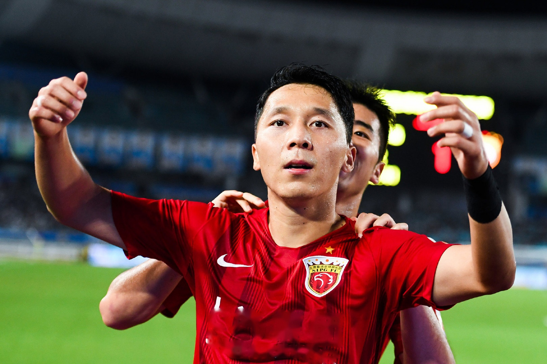 包含江苏苏宁欲击败上海上港，胜利在望！的词条