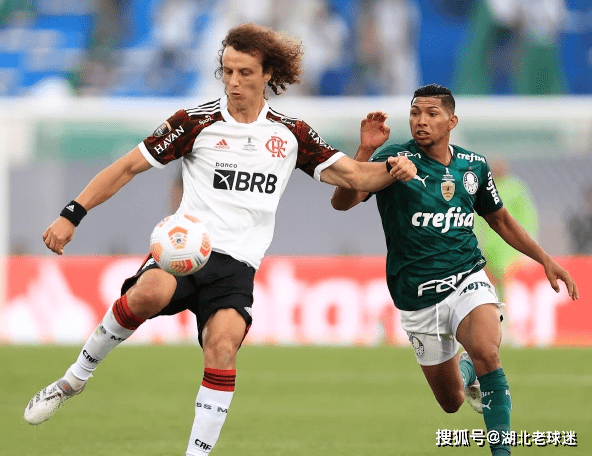 沙巴体育直播-球队老将展现领袖风范，挽救危局(有领袖风范的故事)