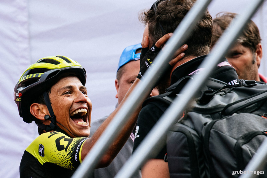 泰国球队战胜对手,创造历史性胜利的简单介绍 泰国球队战胜对手,创造历史性胜利的简单介绍